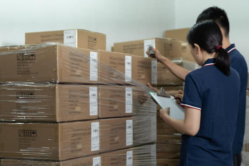 Inspección de cajas, etiquetas y códigos de barras antes del envío de productos desde China