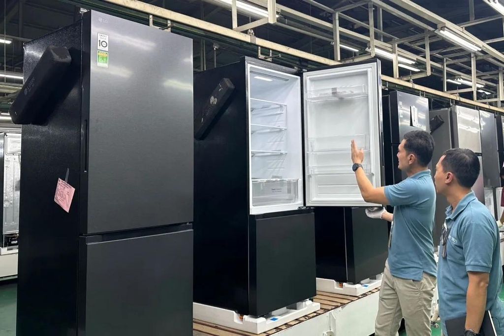 Control de calidad de refrigeradores en fábrica antes de exportarlos desde China