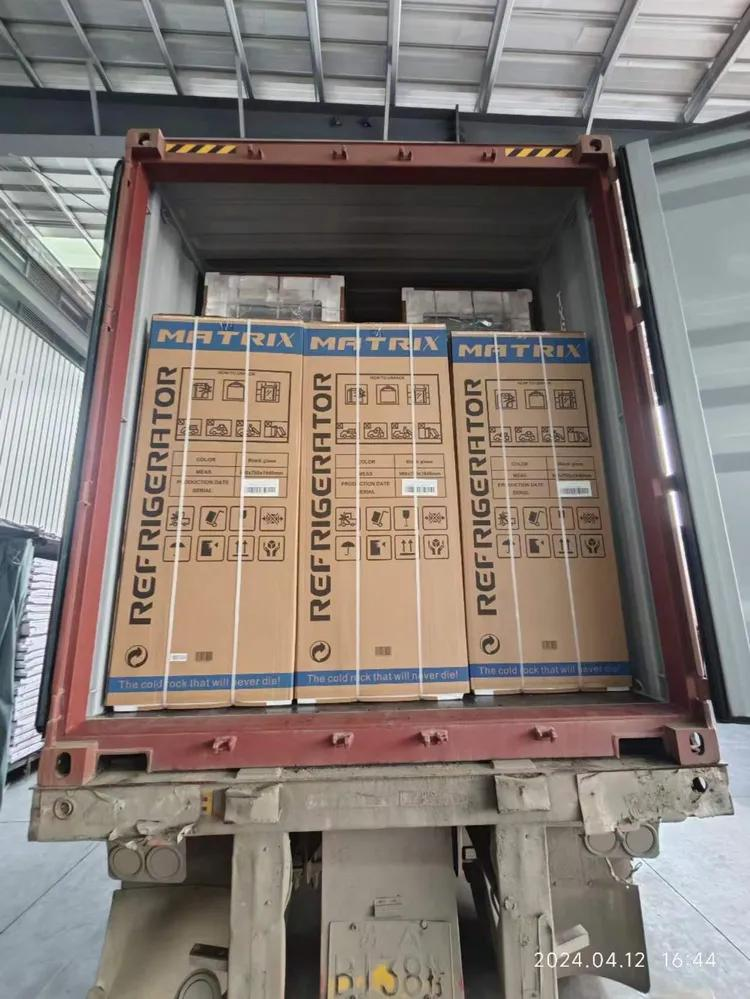 Carga de refrigeradores en contenedor 40HQ para importación desde China